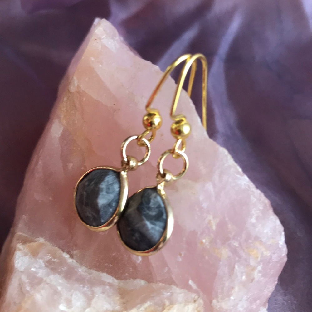 Dangle earrings - Picture 2 of 3